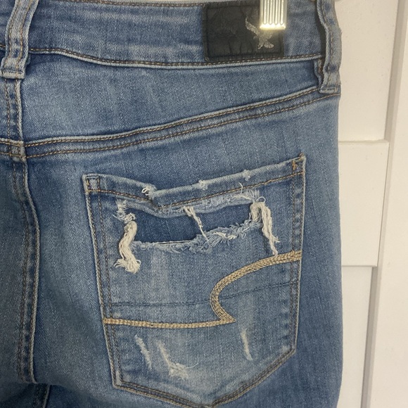 American Eagle Hi-Rise super Stretch Distressed Denim Jeans SZ 8 Reg - Picture 7 of 9